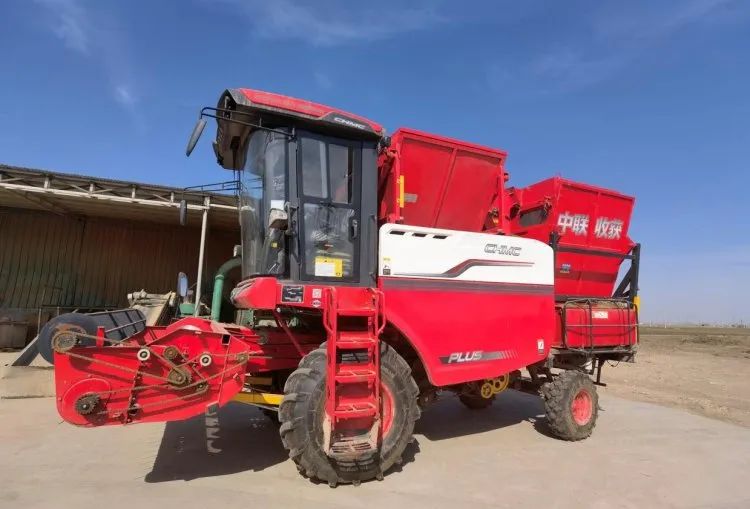 王曉輝:中聯(lián)收獲花生撿拾收獲機成就我的創(chuàng)業(yè)夢 12.jpg