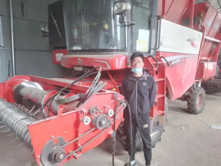 孔慶宇：質(zhì)量可靠收益高，中聯(lián)收獲花生機是我心目中的
(圖1)