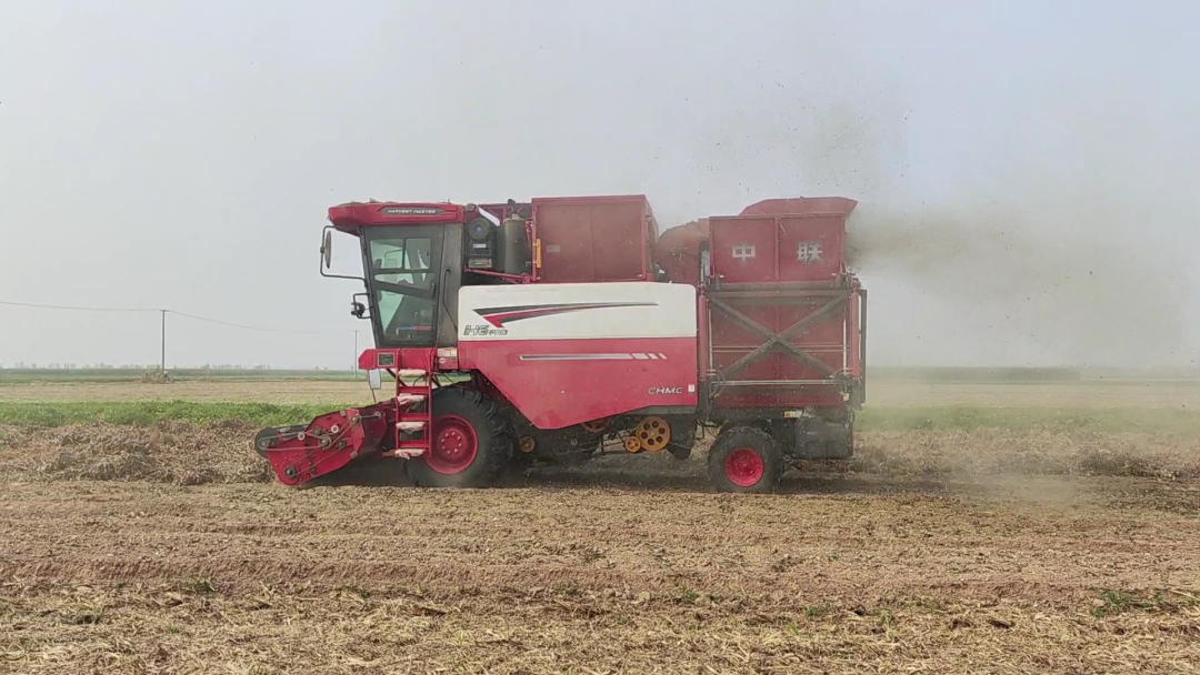 河南開封張師傅:中聯(lián)收獲品質(zhì)值得信賴 2.png